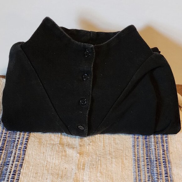 Pinwheels Button Collar Top - Picture 3 of 4